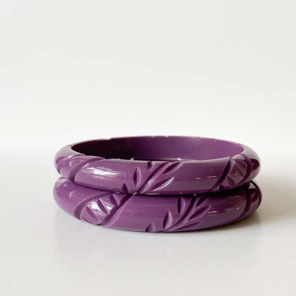 Purple Leaf Carved Vintage Inspired Lucite Bangle